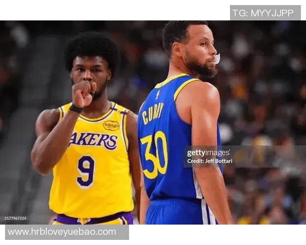 足球巨星与NBA明星同框合影展现体育界的友谊与激情 足球巨星与NBA明星同框合影展现体育界的友谊与激情