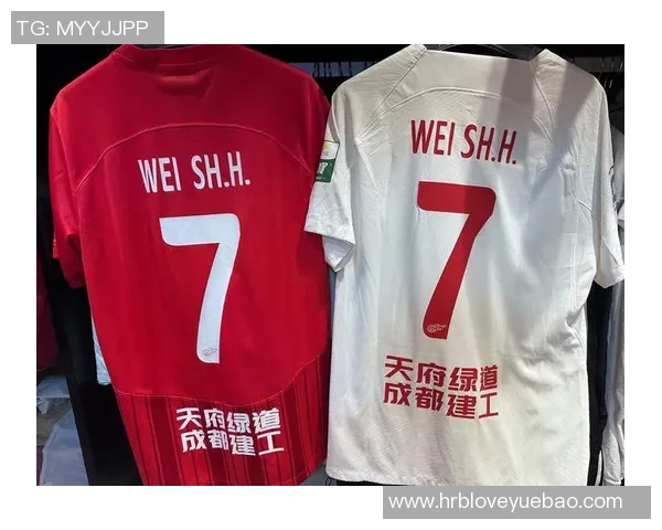 足球明星携手包展现时尚魅力真实图片大赏