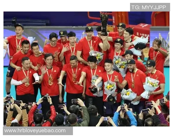 上海排球队的个人能力揭秘与排球巨献的精彩瞬间探讨 上海排球队的个人能力揭秘与排球巨献的精彩瞬间探讨