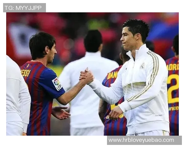 足球明星与小鲜肉的对决谁能在绿茵场上赢得更多掌声与关注 足球明星与小鲜肉的对决谁能在绿茵场上赢得更多掌声与关注