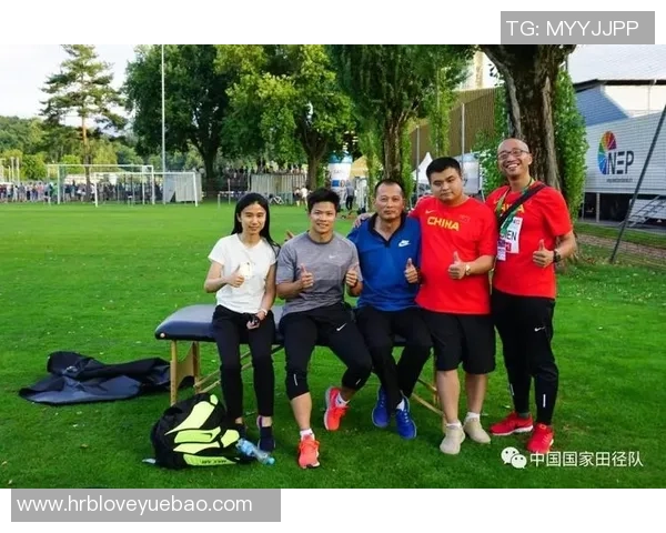 成都足球队在钻石联赛中的灵活性表现引发热议与期待 成都足球队在钻石联赛中的灵活性表现引发热议与期待